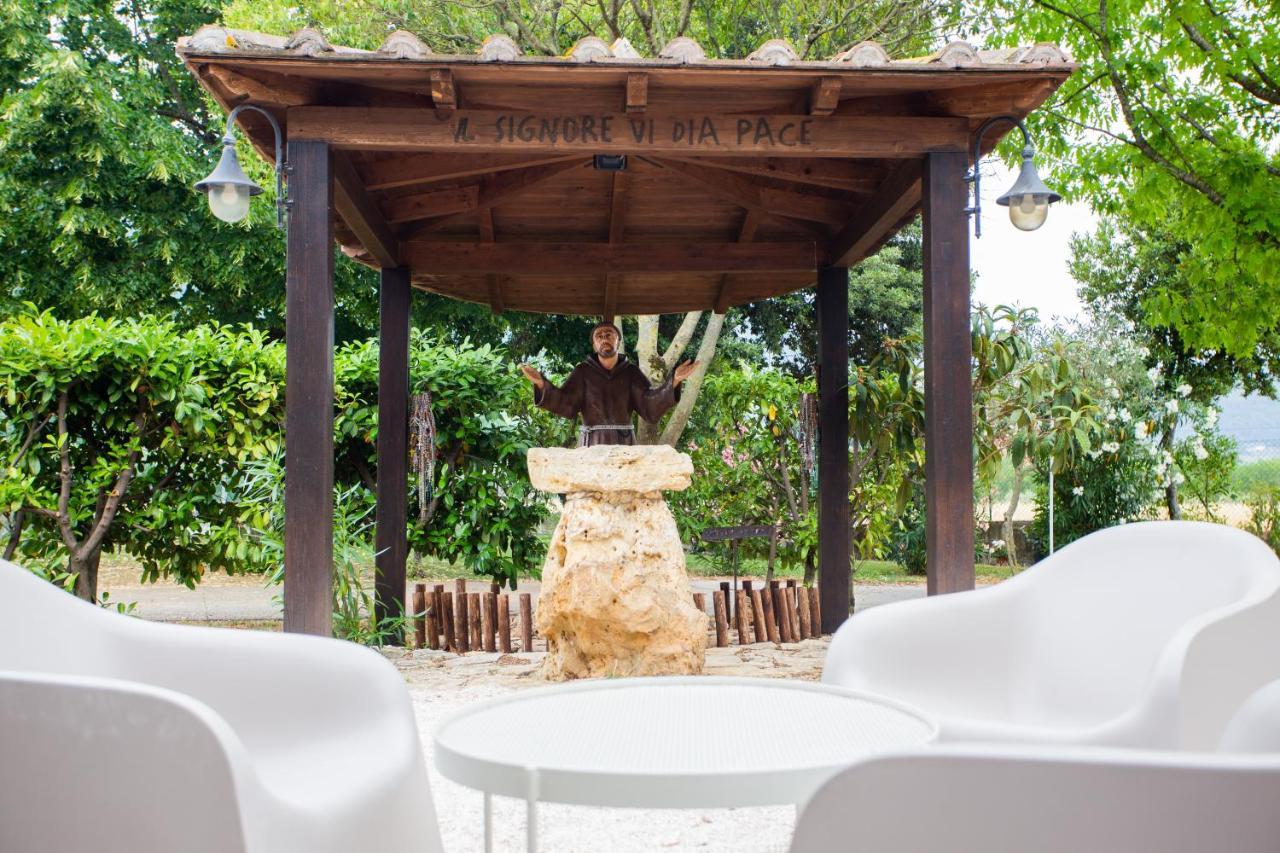 Hotel Villa Verde Rivotorto Bagian luar foto